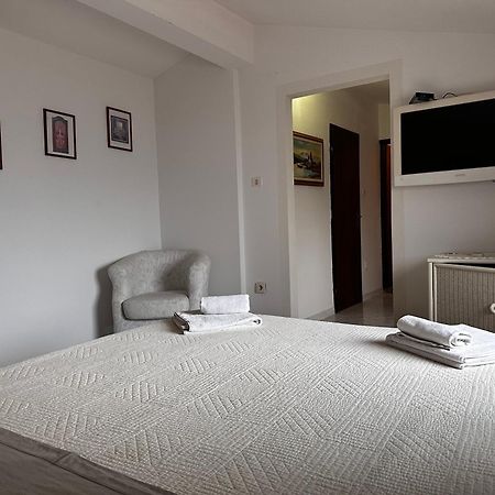 Apartments Vesna Funtana Exterior photo
