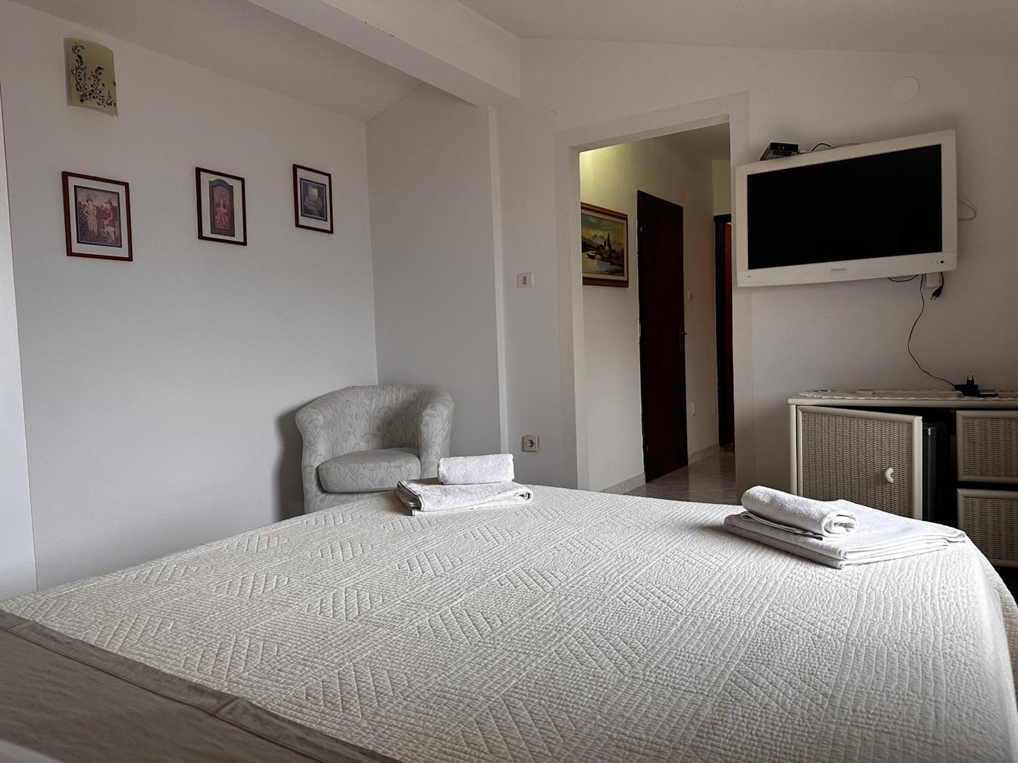 Apartments Vesna Funtana Exterior photo