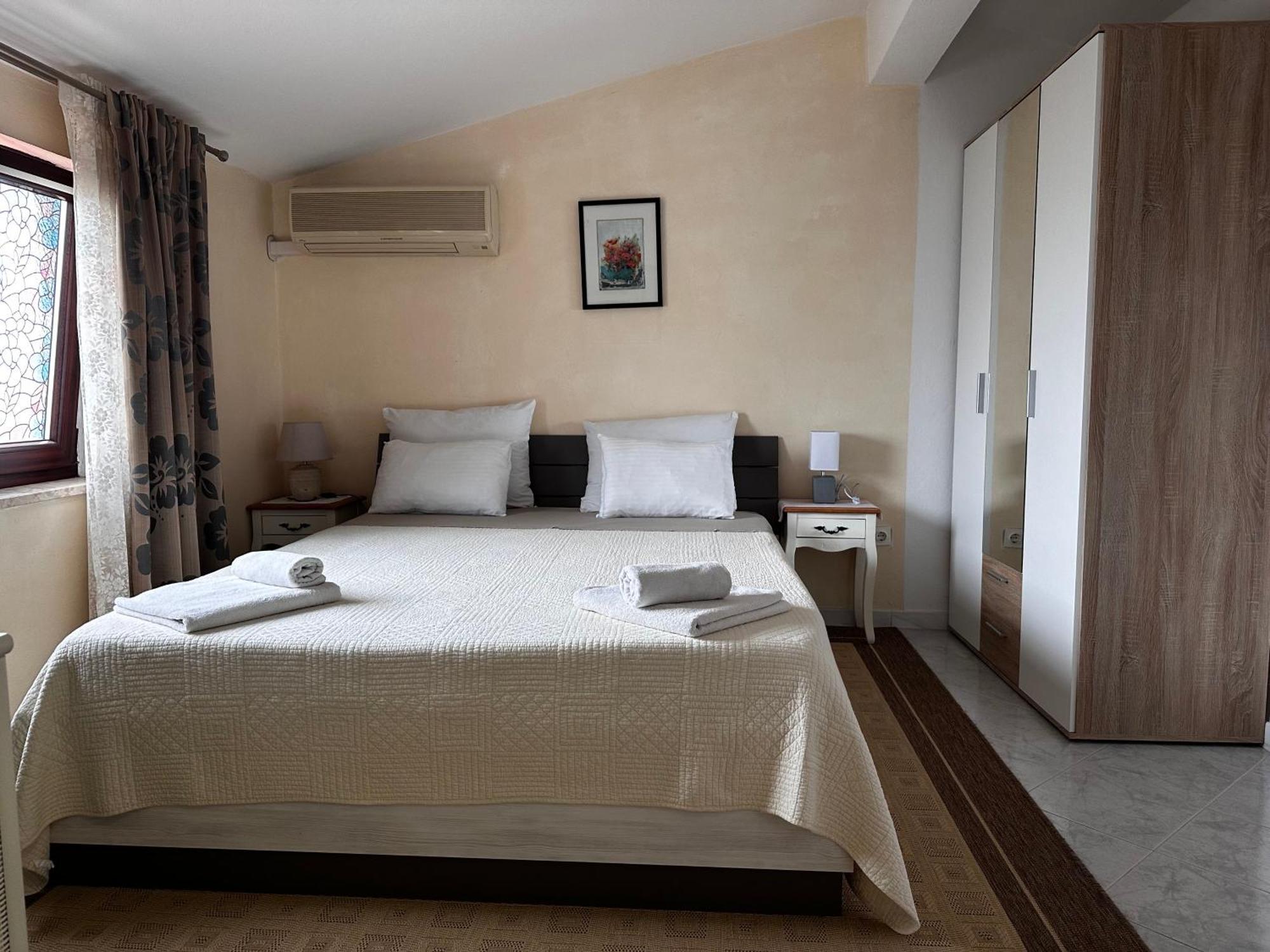 Apartments Vesna Funtana Exterior photo