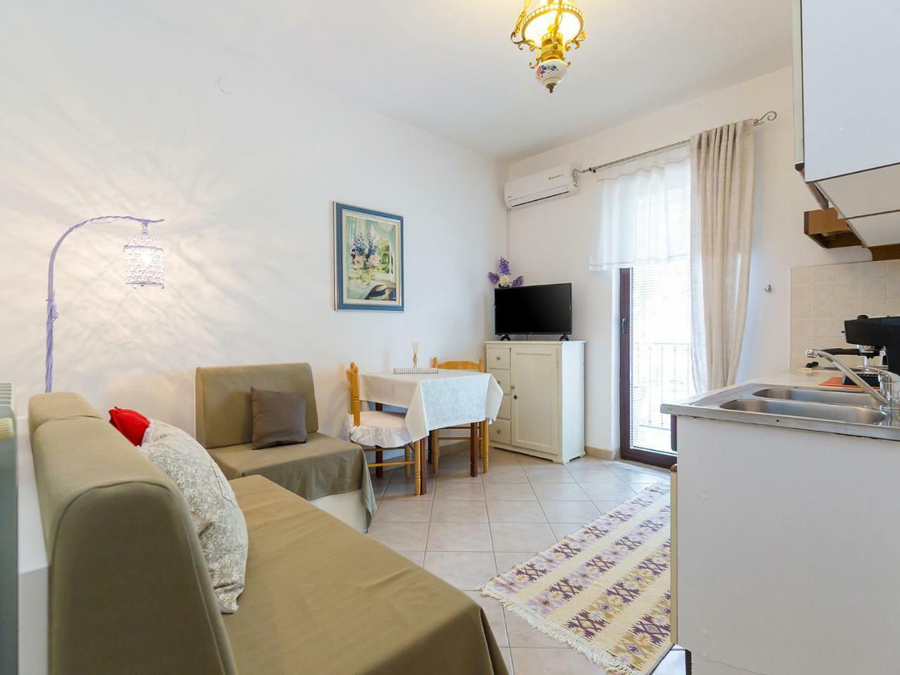 Apartments Vesna Funtana Exterior photo