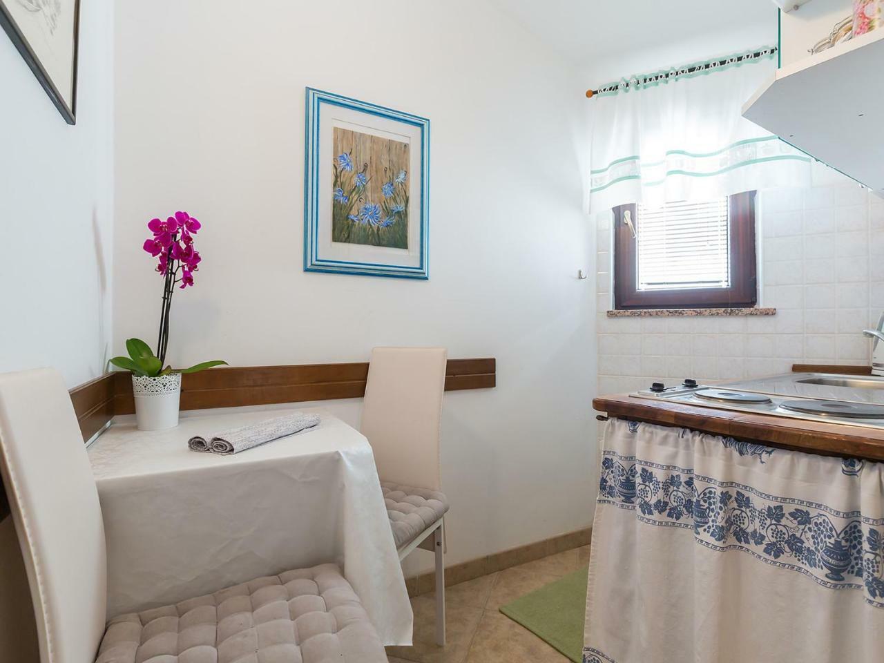 Apartments Vesna Funtana Exterior photo
