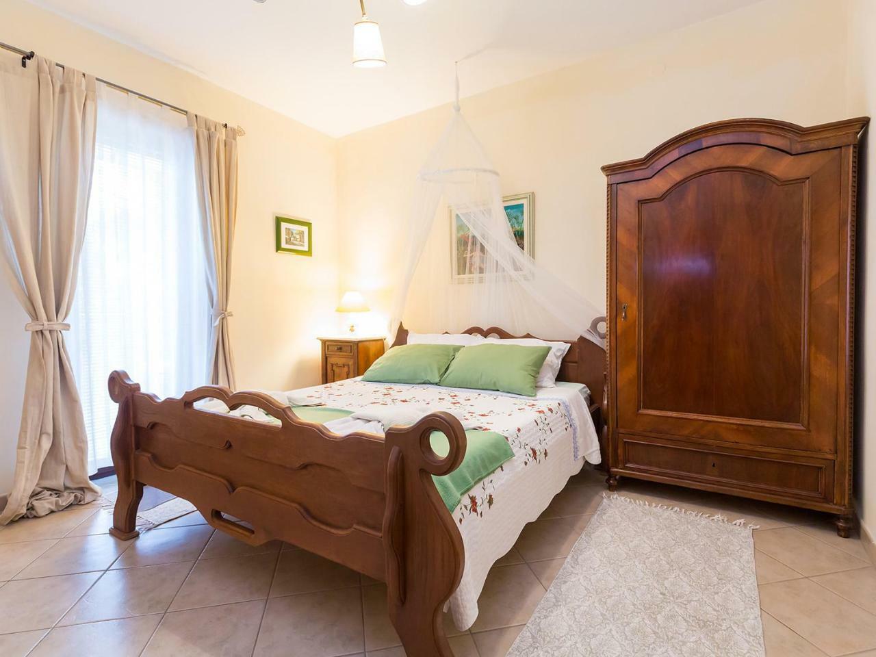Apartments Vesna Funtana Exterior photo