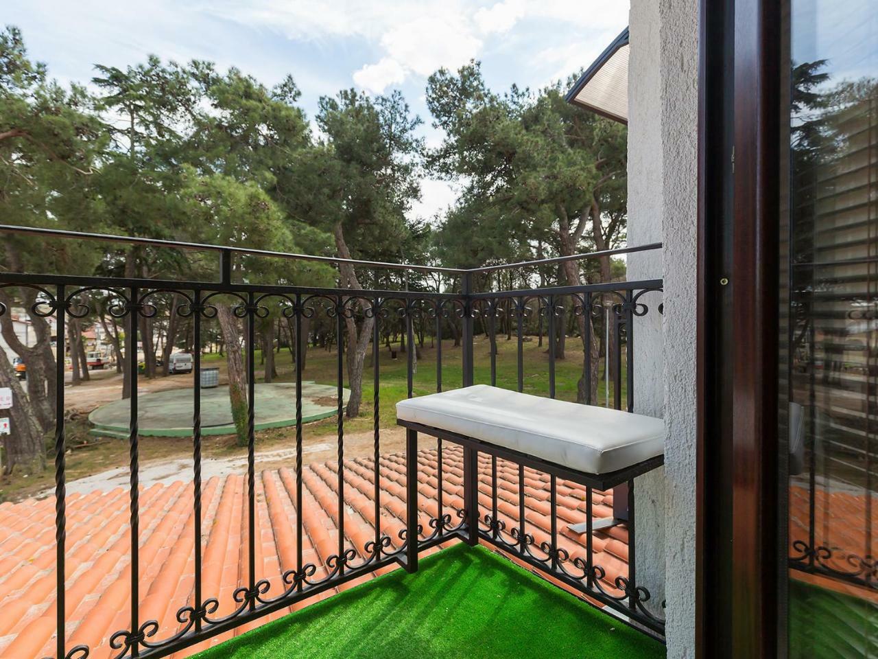 Apartments Vesna Funtana Exterior photo