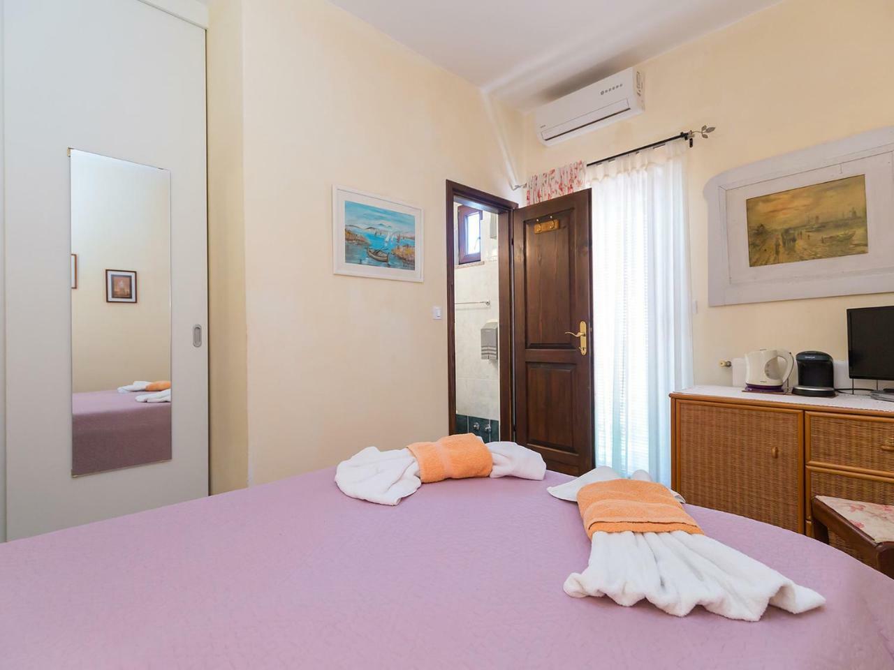 Apartments Vesna Funtana Exterior photo