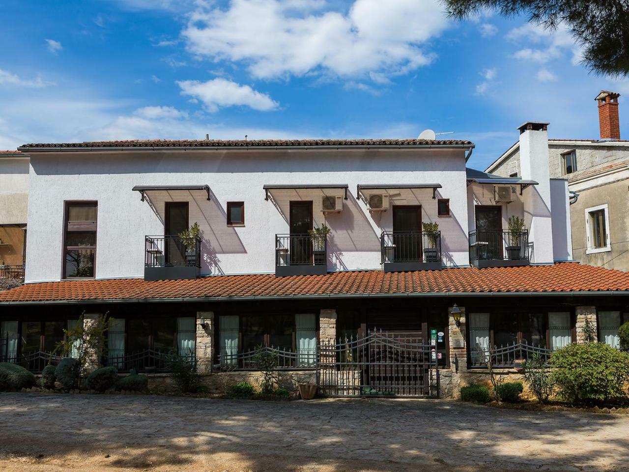 Apartments Vesna Funtana Exterior photo